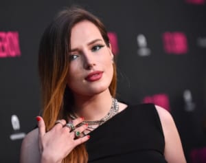 不正アクセスされたベラ・ソーン、自らヌード写真公開し反撃