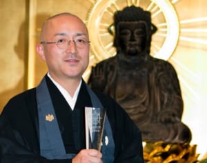 “法話グランプリ”で優勝、聴衆の心掴んだ「落語法話」の中身