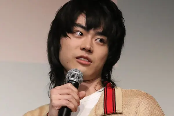菅田将暉も映画監督進出？“二刀流”で活躍する俳優が増加中 | 女性自身