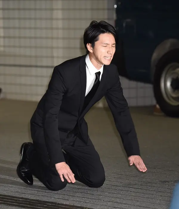 田口淳之介が土下座しても叩く人達 いつから日本はこうなった 女性自身 田口淳之介が土下座しても叩く人達 いつから日本はこうなった 女性自身