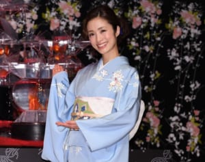 M-1芸人だけでなく審査員も…“闘う男の女神”上戸彩の魅力