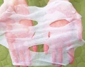 防腐剤がトラブルの原因に…夏にやってはいけない“美顔ケア”