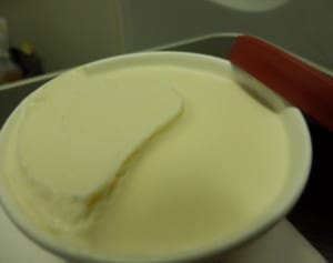 アイスを舐めた女性の身元特定、逮捕へ…禁固20年の可能性も