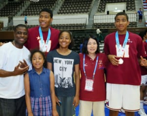 八村塁選手 中学同級生が明かす「妹の手をいつもつないで…」