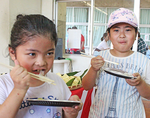 「うまい！」沖縄・大宜味村の小学校跡で養殖した高級魚　試食会で舌鼓