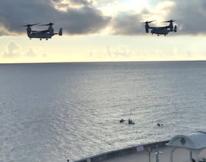 オスプレイ、ビーチ上を低空飛行　遊泳客「低周波音が不気味に響いた」