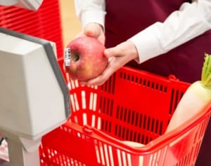 株主優待で家計を節約、2万円以上のお食事券が届くことも