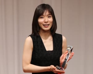 松岡茉優の意味深ツイートが話題 憶測広がるもハロプロ愛投稿