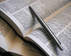 睡眠惜しみ翻訳家に、“億資産”築いた原点はかつての貧しさ