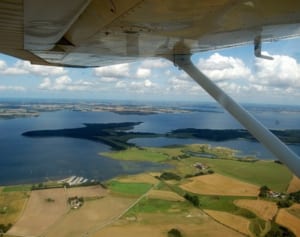 小型機から飛び降りたケンブリッジ大生の遺体が見つかる