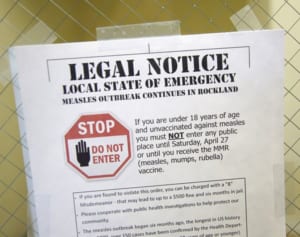 大流行中はしかにかかった客室乗務員、発症5カ月後に死亡