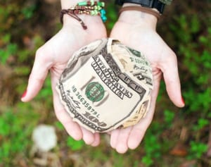 募金のお願いに来た黒人少年に発砲　刑務所責任者の妻が逮捕