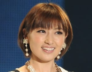 「自撮りだろうが撮影だめでしょ」熊田曜子の“区民プール”投稿が物議　ネットで指摘されたマナー違反