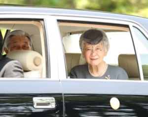美智子さまはテレビの前で黙祷…雅子さま継がれた非戦の決意