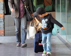 ほめてから質問形式が正解！親にお金の話を切り出すコツとは