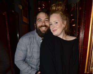 歌手のアデルが離婚を申請「息子は大切に育てていく」