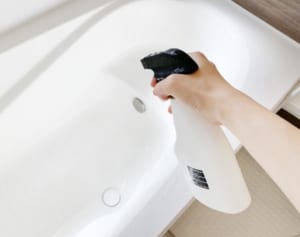浴室は「スプレーして放置」が基本　場所別“中掃除”のコツ