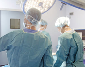 高齢者のがん手術「体の負担で寿命を縮めてしまうことも」