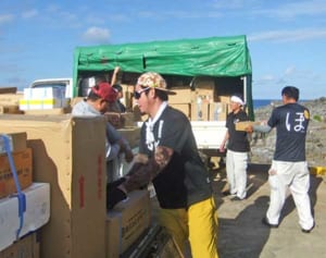 14日ぶりに船が入港　生鮮、冷凍食品、雑貨が届き一安心