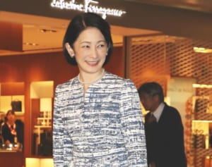 紀子さまと小室さん母の明暗…同じ53歳も親子関係は対照的に