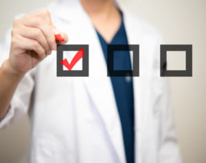 20の兆候でチェック！認知症は早めの治療で進行を遅らせられる