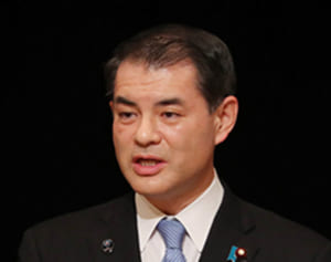 柴山文科大臣 Twitterで高校生の政治話に疑問呈し非難殺到