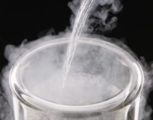 液体窒素を水に注がれ…胆のう摘出に至った女性ホテルを訴える