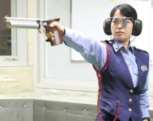 雅子さま守る女性皇宮護衛官 射撃に加え、和歌や華道も求められる