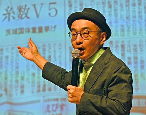 “芸人式”新聞解説　プチ鹿島さんが新報ホールでトークライブ