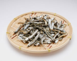 骨を強くする効果に期待大！「煮干しだし＋ビタミン」最強レシピ