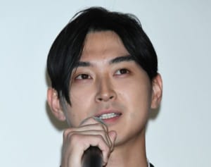 松田翔太　ガソリンバーナー持ち込み巡り飛行機遅延報道…過去には妹と大喧嘩、ロケ中止の“トラブル気質”
