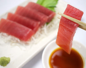 シミを薄くするのはウナギ、マグロ？肌にいい食材はどっち