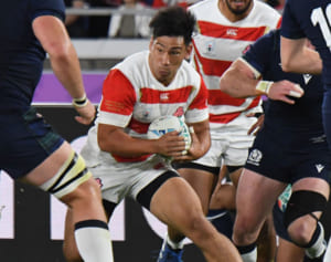 年俸最高額は田村、中村は会社員給与「ラグビー代表」の収入