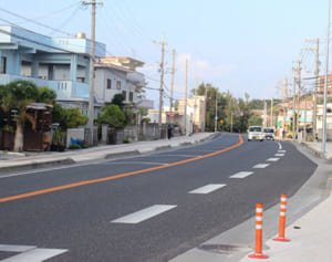 米兵の酒酔い犯罪続発　パトカー損壊、民家侵入疑いで外来部隊4人逮捕　沖縄県恩納村