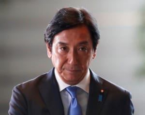 菅原一秀経済産業相が辞任も「説明してから辞めるべき」の声