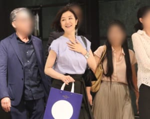 木村拓哉 鈴木京香と12年目の氷解…会話ゼロから一転笑顔に