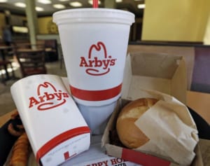 「お行儀の良い子以外お断り」張り紙した飲食店が謝罪