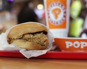 チキンサンド巡り殺人事件まで起きた大人気店でバイトテロ