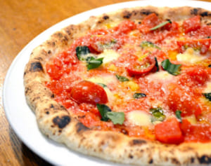 「警察にピザ注文」でDV告発　米国ではキャンペーン動画も