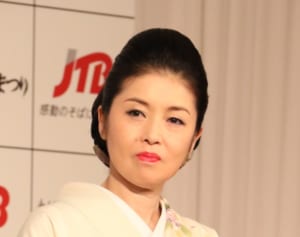 「いい肉球の日」藤あや子が飼い猫の肉球披露で愛猫家悶絶