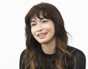 長谷川京子の子育て「子供の前で仕事を否定しないように」