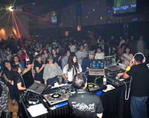 青春時代にタイムスリップ！　70，80年代のディスコイベント人気　口コミで評判、チケット毎回完売