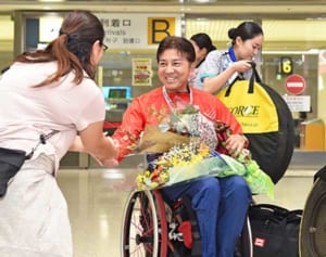 東京パラ「表彰台に」　2種目内定　上与那原選手が帰沖