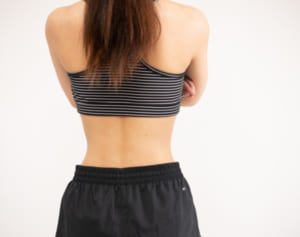 ウエスト減にも効果あり！“バランスポイント立ち”体の歪み解消