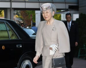 美智子さまの養蚕で弦楽器を復元…上皇陛下と正倉院展へ