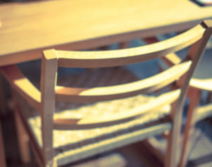 筋力低下で肥満！サルコペニア肥満予防につかまりスクワット