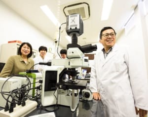 血液数滴でガン診断 中卒研究者が世界仰天の発明できた理由