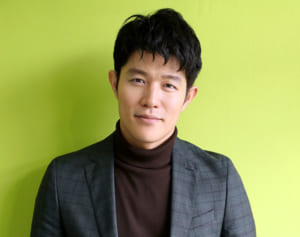 鈴木亮平「田中裕子さんに抱きしめられ甦った母の安心感」