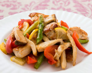 タンパク質不足が疲れの原因！「鶏むね肉料理」でおいしく改善