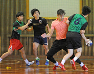 球団創設者がトライアウトに参加　44歳田場裕也　経営の重圧、アルコール依存…突然チームからいなくなって10年　スター選手に起きていたこと